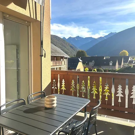 公寓 Altea Luchon - Mountain View, Pool & Comfort